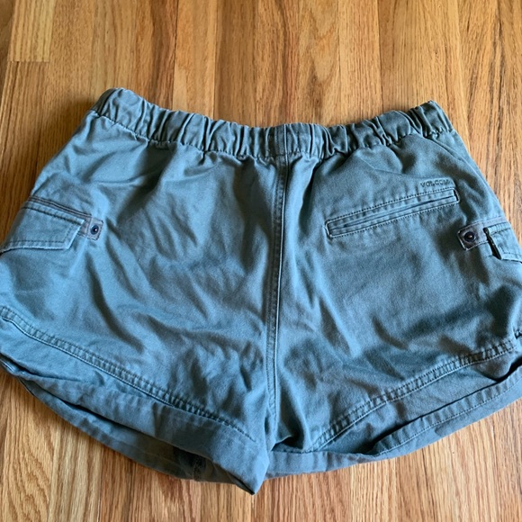 Volcom shorts - Picture 7 of 7